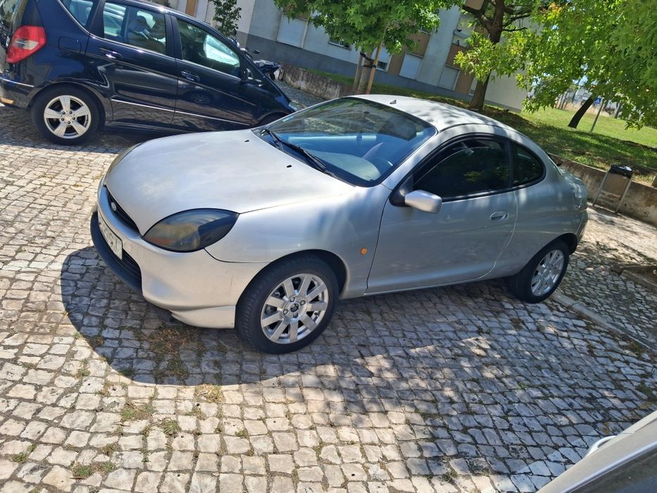 Carro impecável muito bom estado