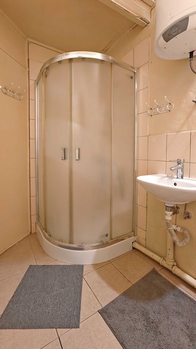 Centrum | 2 pokoje 74 m² | Duży balkon | Wysokie sufity | Słoneczne