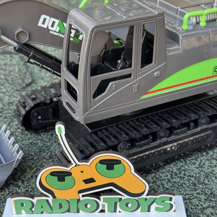 Екскаватор на радіокеруванні “Гірник” | Бульдозер на пульті управління