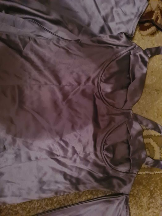 Нова сатинова сукня.