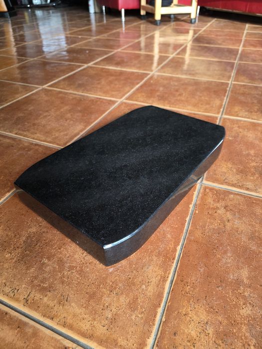 Podstawy pod kolumny podłogowe Focal Utopia BE .