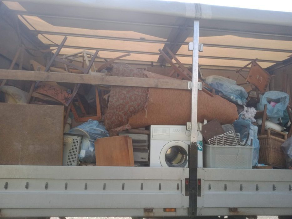 Wywóz Mebli Gabarytów Śmieci Opróżnianie Mieszkań Domów Przeprowadzki