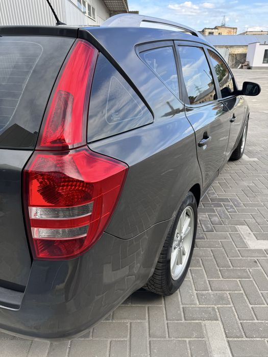 Kia Ceed 2011 года 1,6 crdi