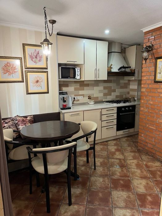 Район Центр.Продаж двоповерхової квартири