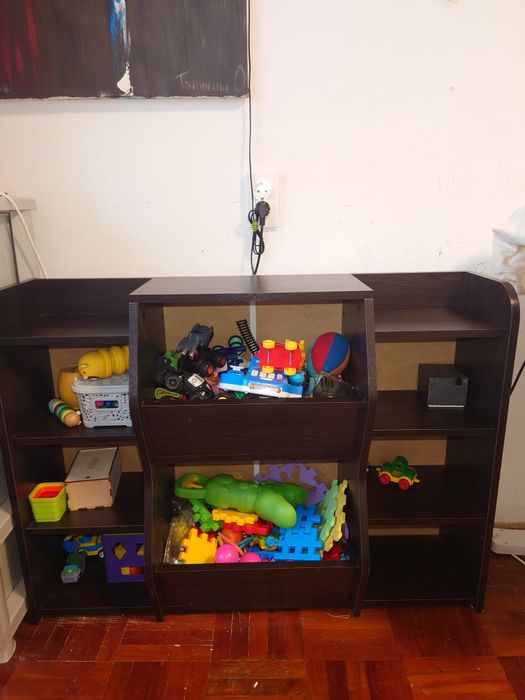 Стеллаж ,можна для іграшок