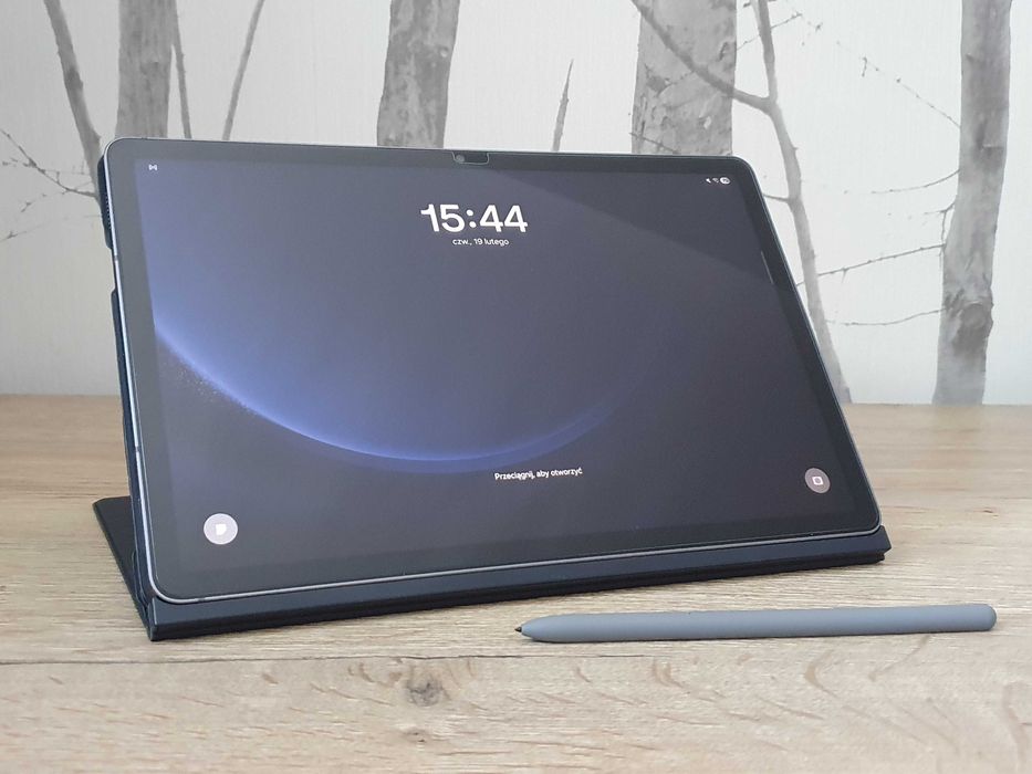 Tablet Samsung Galaxy Tab S9 FE Szary + Etui + Szkło STAN IDEALNY
