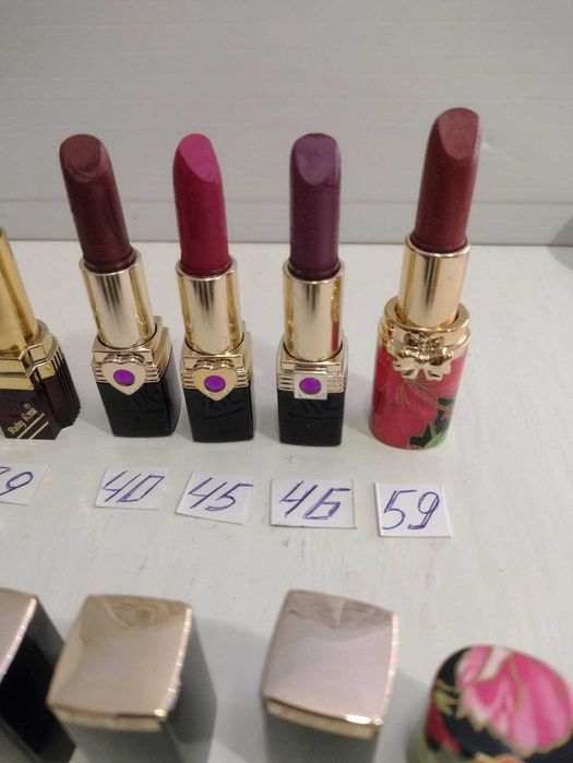 Помада Ruby Rose.