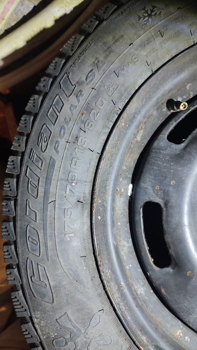 Зимняя резина вместе с дисками 175-75 r13
