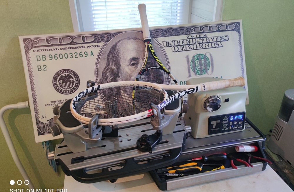 Професійна перетяжка, натяжка  ракеток для тенісу, бадмінтону,сквошу,