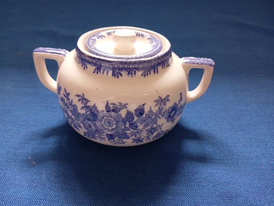 Açucareiro de louça de Sacavém
