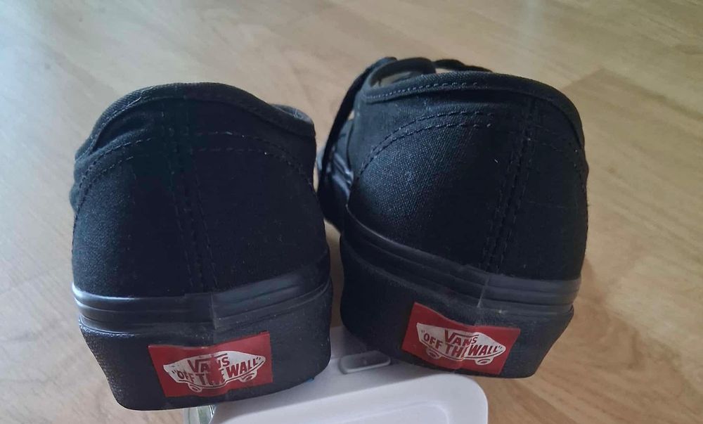 Tenisówki Vans Authentic r. 38 kolor czarny