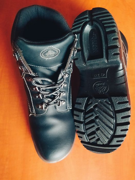 Buty obuwie robocze Bata 43