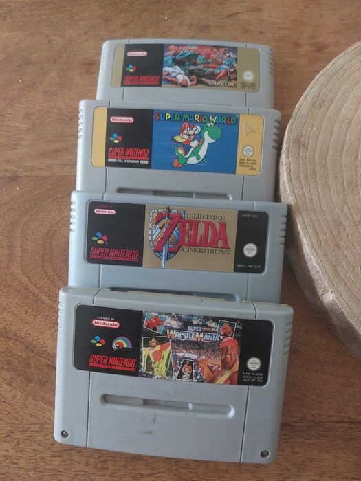 Super Nintendo (SNES) + 4 jogos clássicos | Venda em lote ou separado