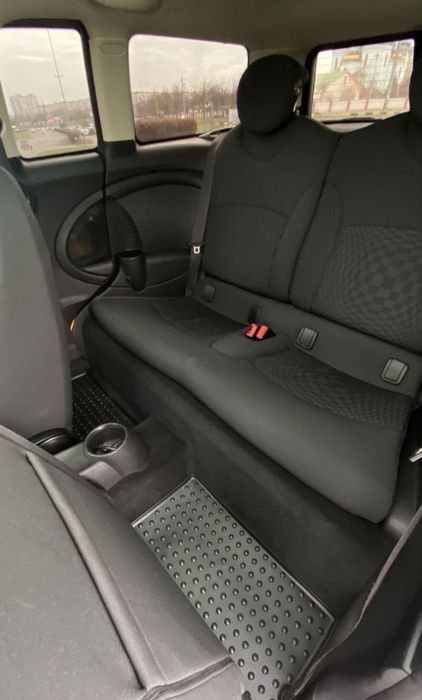 Продаю MINI Cooper CLUBMAN 2010