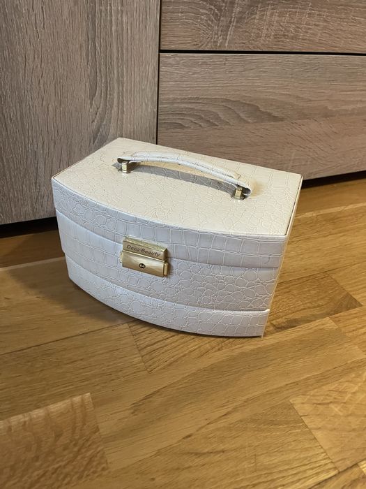 Скриня для прикрас
