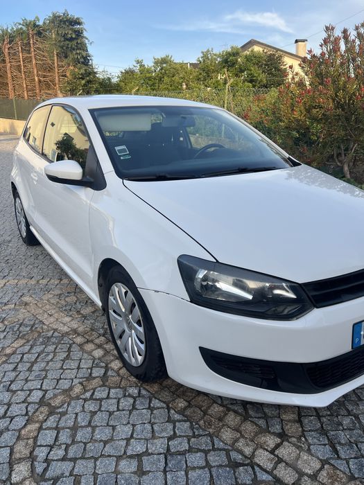 Vendo Volkswagen Polo em excelente estado geral,económico e ideal para uso diário.