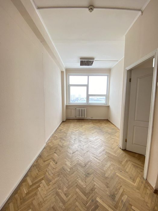 Оренда офісу на вул. Євгенія Сверстюка,23 на 33,6 м²