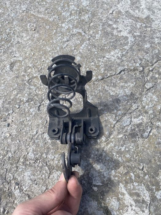 Замок капота Мерседес W210