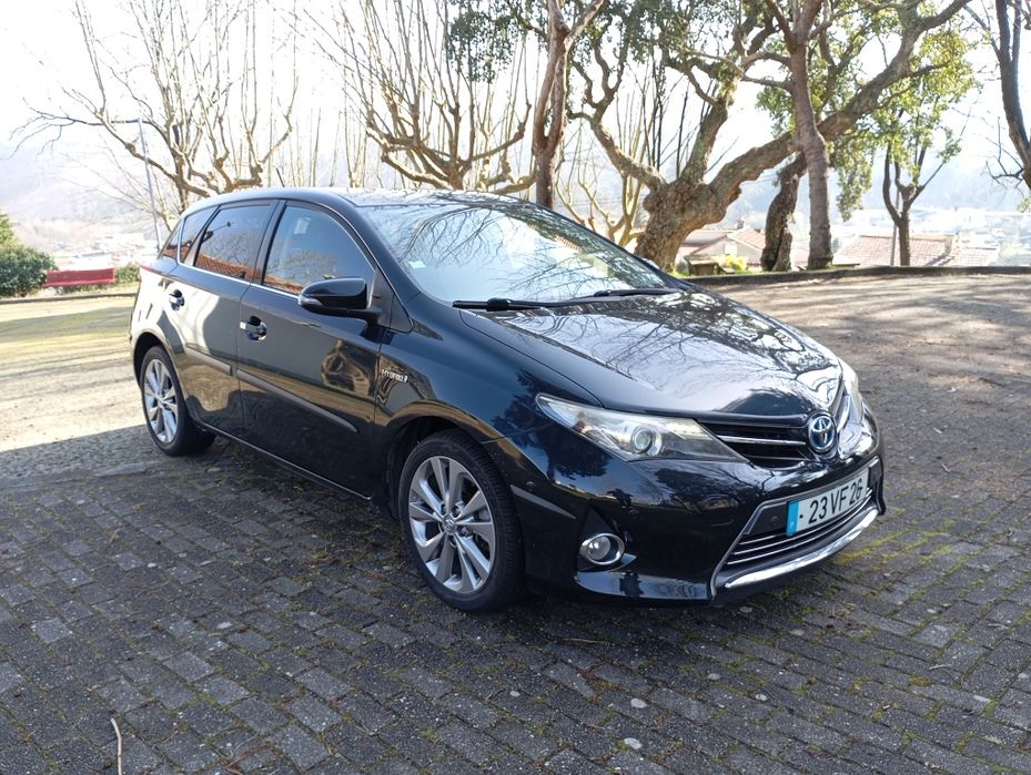 Toyota Auris Híbrido Exclusivo HSD 136cv