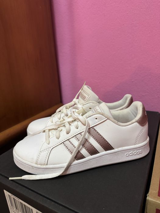Sapatilhas Adidas novas [34]