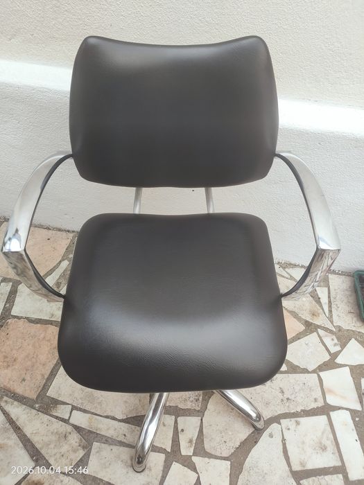 3 Cadeiras. de cabeleireiro
