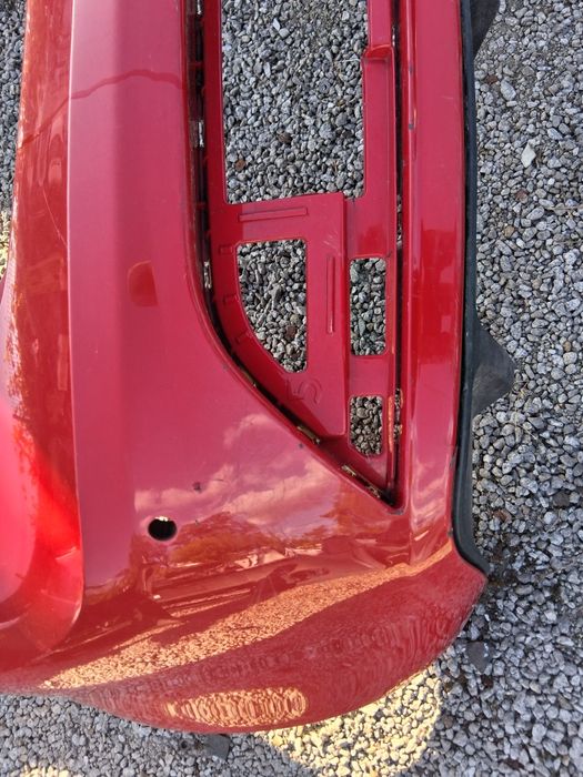 Para-choques Seat IBiza FR ano 2010 a 2014 modelo 5 portas usado com danos