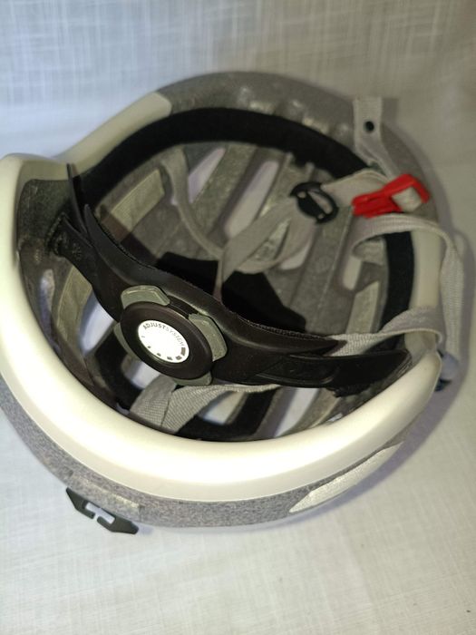 Kask ochronny b'twin Decathlon rozm M obwód głowy  53-58 cm
