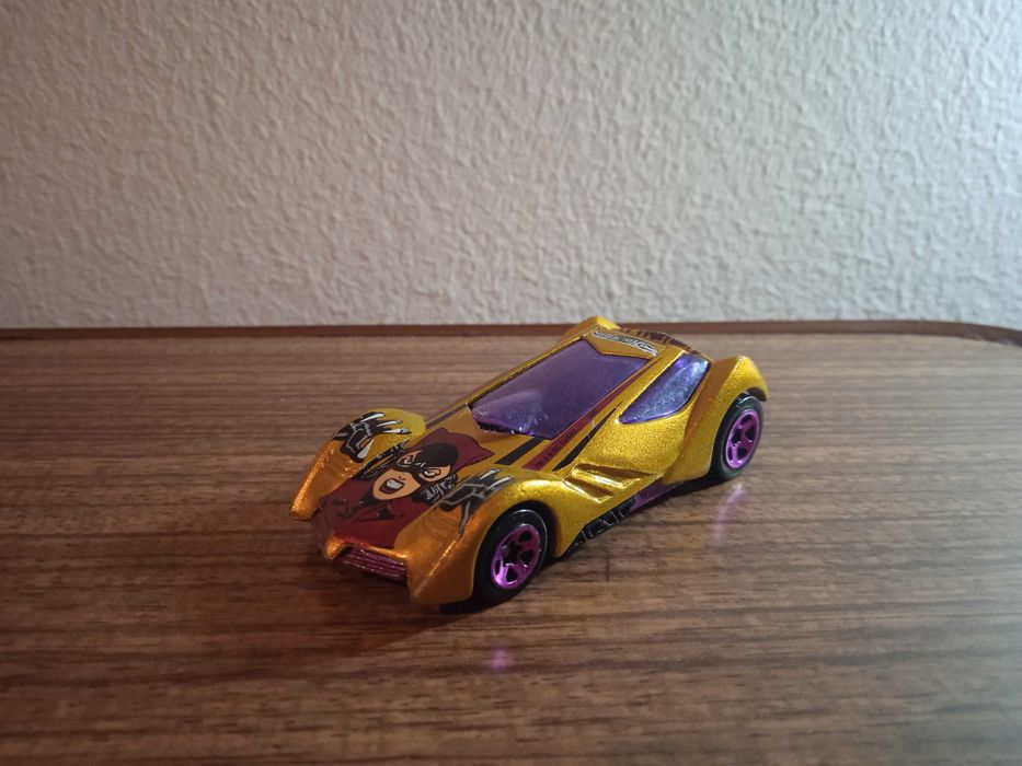 Hot Wheels Sinistra Catwoman