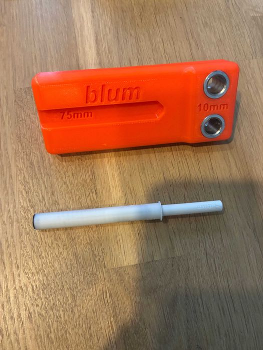 Szablon do nawiercania pod TIP-ON Blum 10 mm – przyrząd montażowy