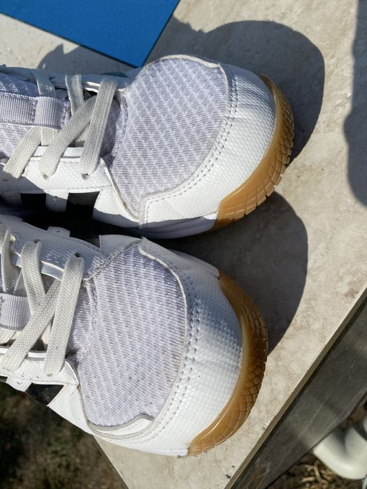 кросівки Adidas Ligra 7 (р. 38.5)