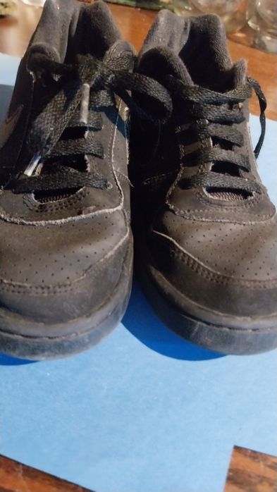 Tenis pretos tam 36