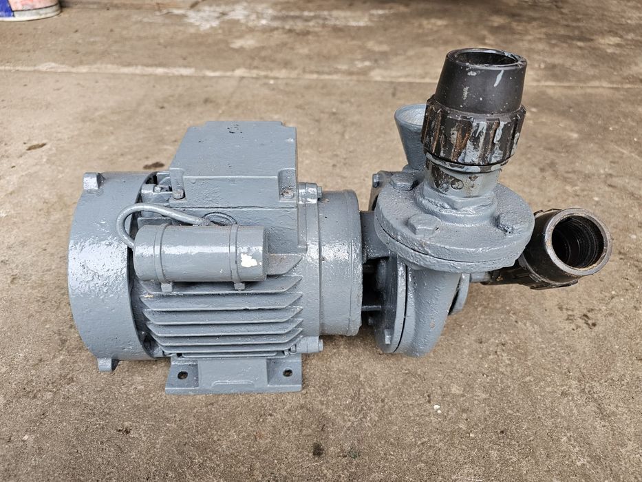 Motor de rega como novo