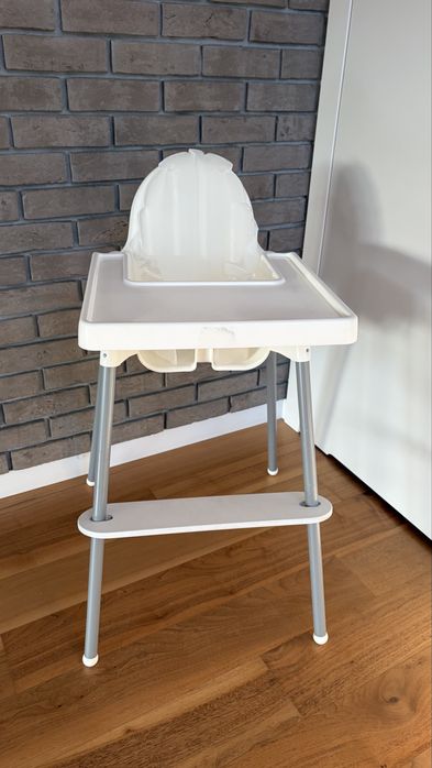 Krzeselko ikea Antilop z podnóżkiem biały + poduszka