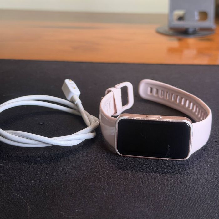 Smartband / Pulseira de Atividade Rosa + Cabo de Carregamento — 15€