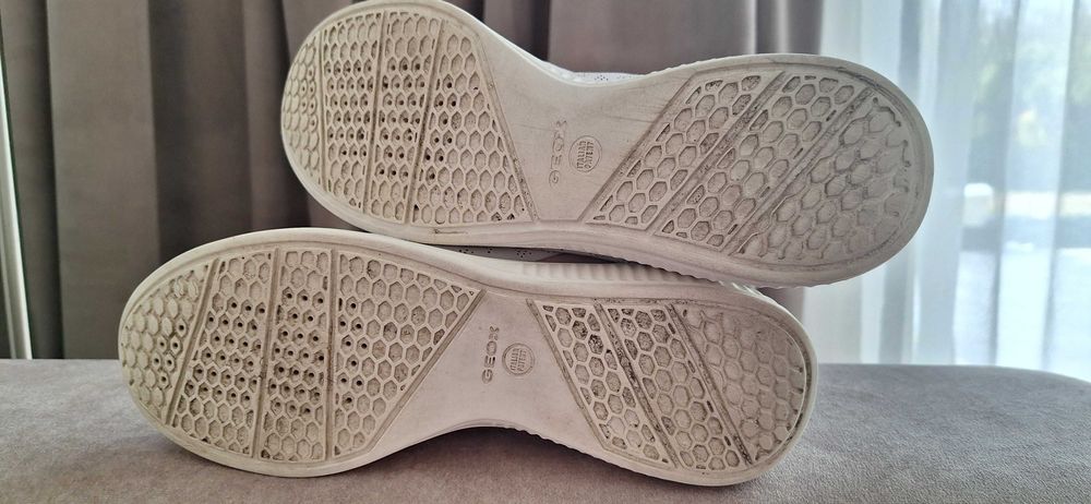 Sneakersy ażurowe oddychające Geox skóra naturalna