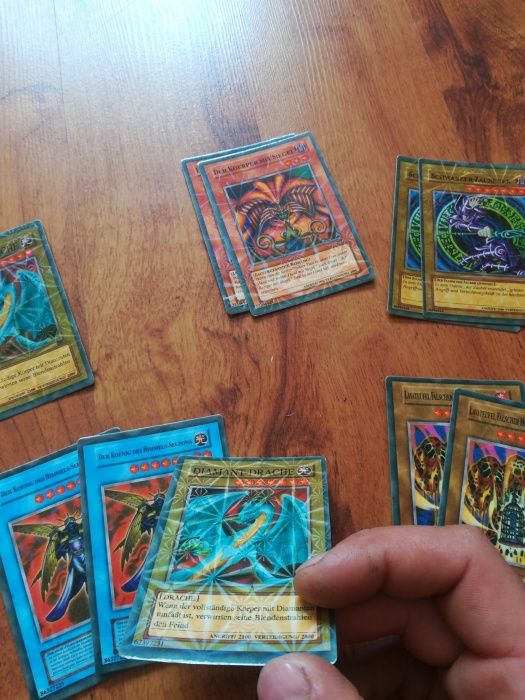 Karty kolekcjonerskie KONAMI