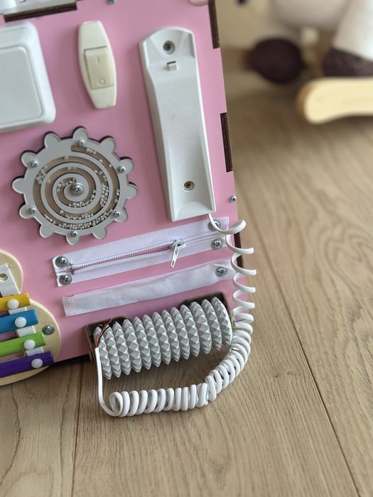 Бізікуб іграшка