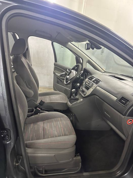 Форд  C-MAX 1.6 бензин 2010 рік