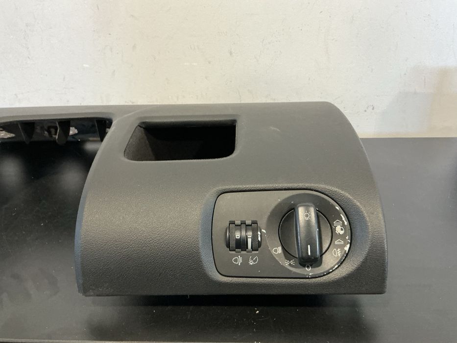 PLASTICOS PROTEÇAO DO VOLATE AUDI A3 8P ANO 2003