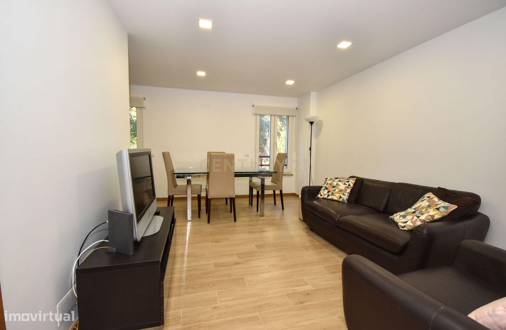 Apartamento T3 em Telheiras remodelado e mobilado
