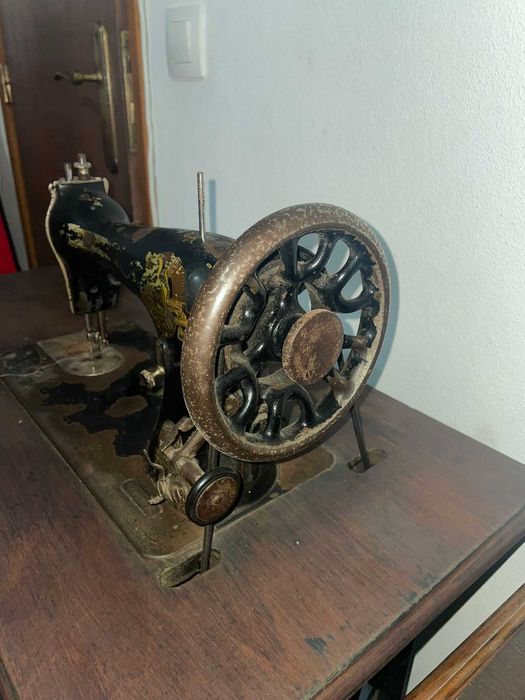 Máquina de Costura da SINGER