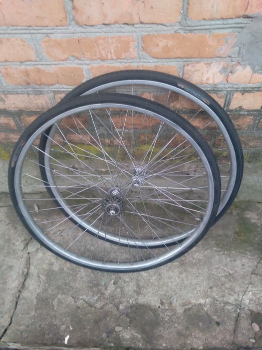 Продам колёса 28 и запчасти