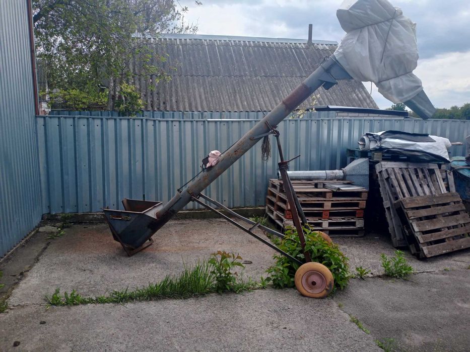 Шнековий погрузчик