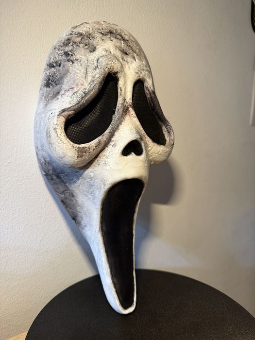 Scream / Ghostface  mascara  “damage” artesanal 30cm