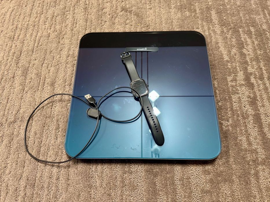 Amazfit GTS 4 Infinite Black + Smart Scale