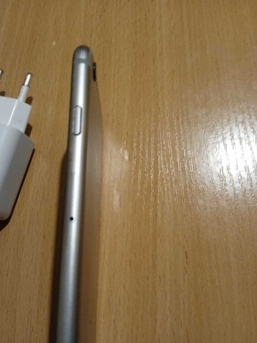 Смартфон iPhone 6s