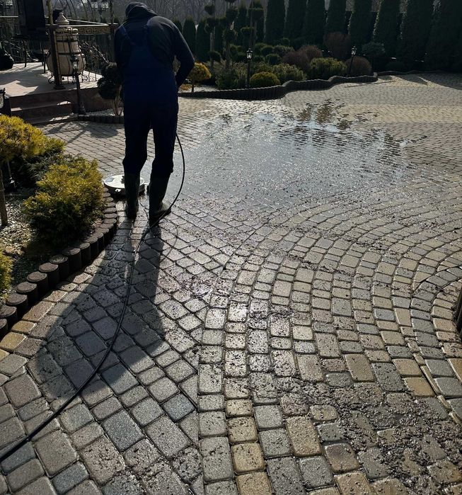 Мийка фасадів і плитки — Полонне