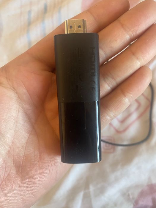 O aparelho é um dongle HDMI,