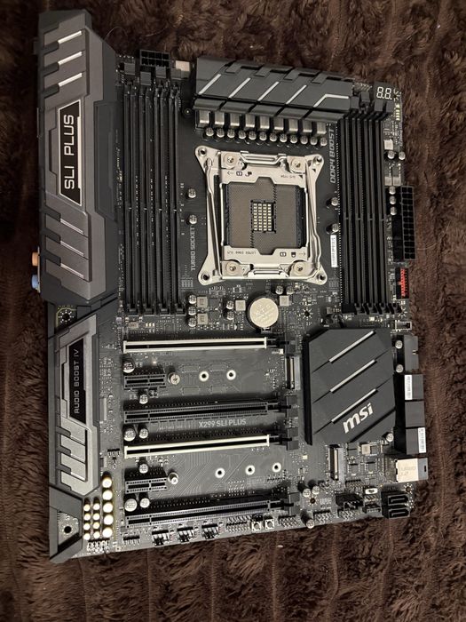 Материнська плата