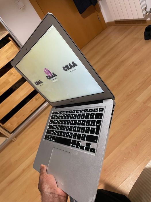 MacBook Air ( 13 )